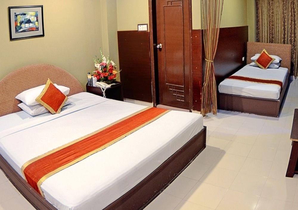 Grand Dhaka Hotel Exterior photo